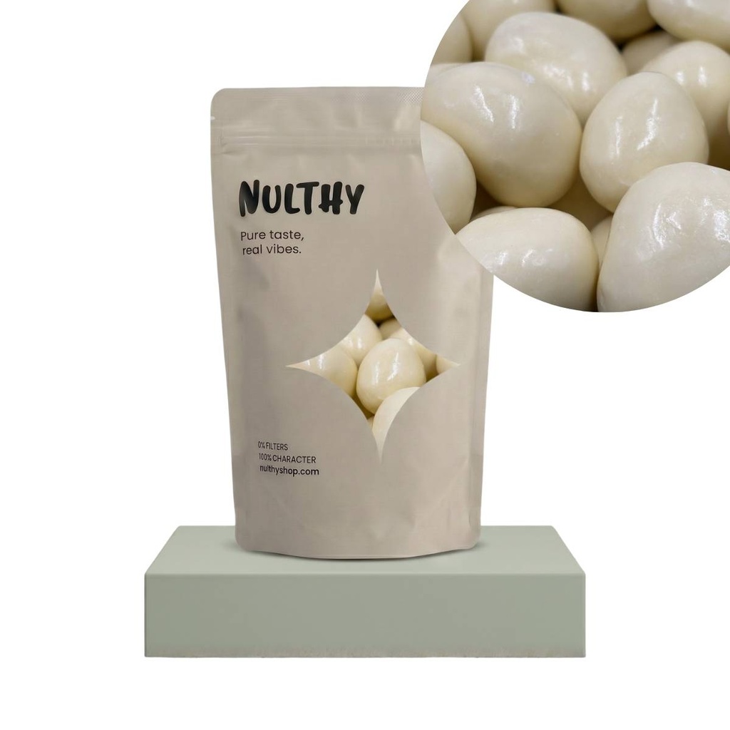 Freeze-Dried Strawberries with White Chocolate and Yogurt