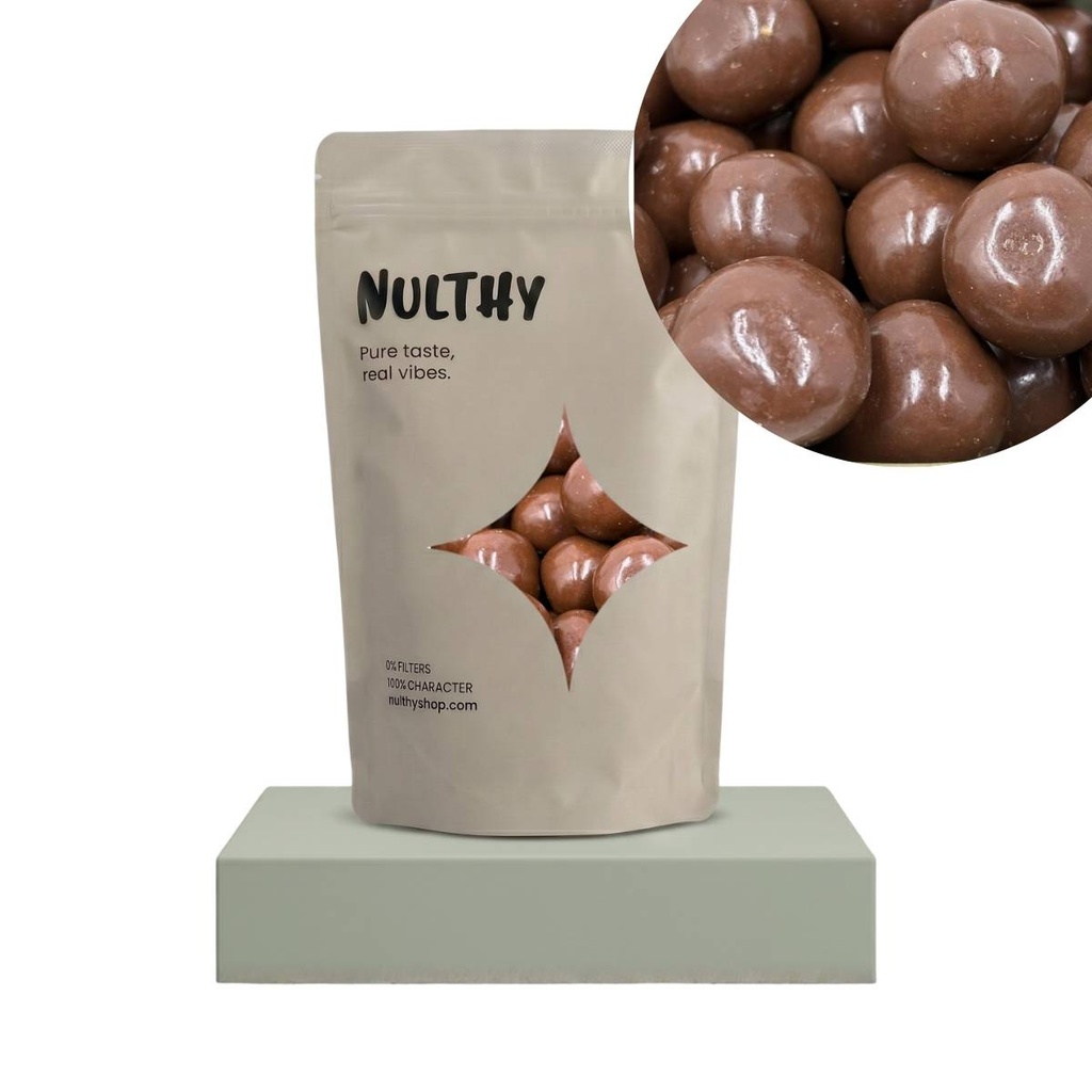Freeze-Dried Strawberries with Milk Chocolate