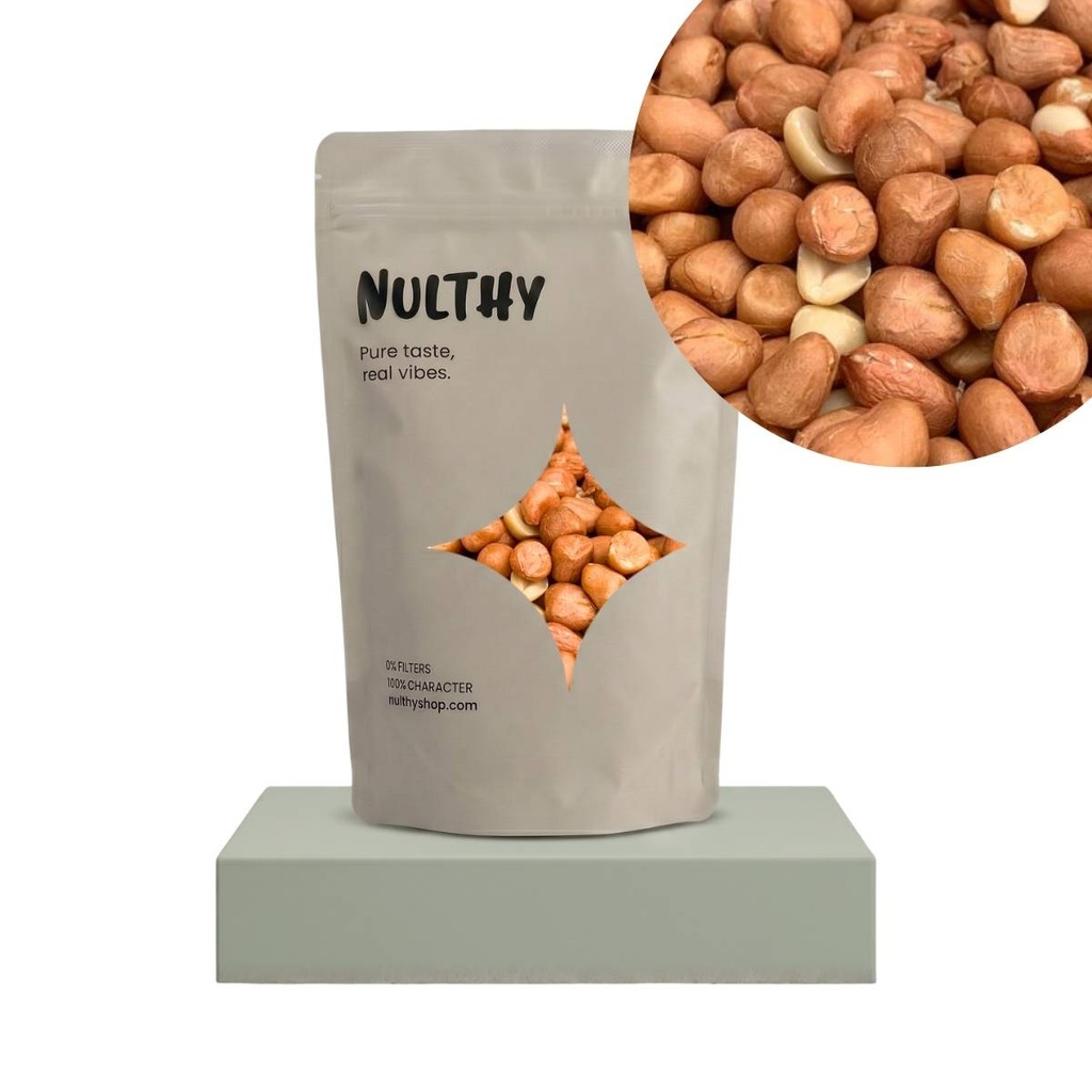 Cacahuètes crues biologiques avec peau